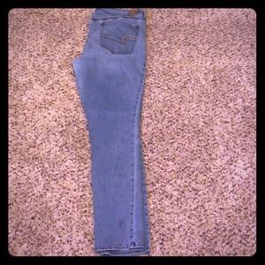 AMERICAN EAGLE SKINNY JEANS